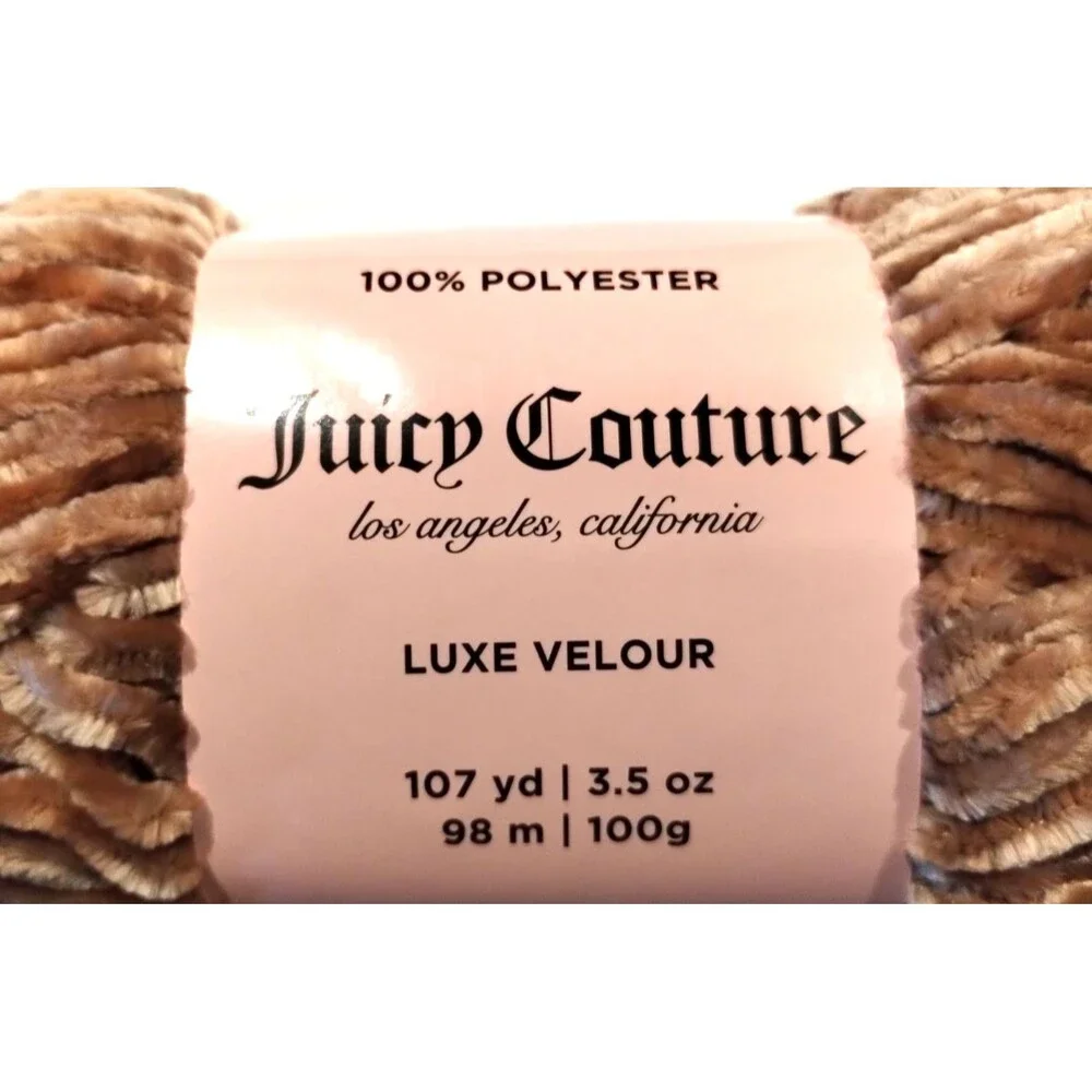 Juicy Couture Luxe Velour Yarn, Chestnut, Bulky (5) Yarn, 3.5 oz 107 yds - NEW